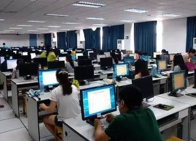 云南職稱評(píng)定迎來(lái)新變革 外語(yǔ)與計(jì)算機(jī)考試告別歷史舞臺(tái)，電腦動(dòng)畫(huà)設(shè)計(jì)行業(yè)迎來(lái)新機(jī)遇